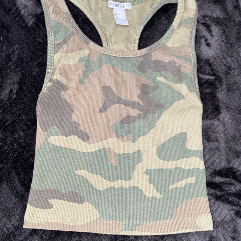 Forever 21 camo crop tank top
